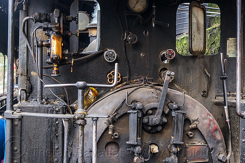 steam locomotive controls and valves (india), darjeeling himalayan railway, darjeeling toy train, narrow gauge, railroad, steam engine, steam locomotive, steam train engine, valves