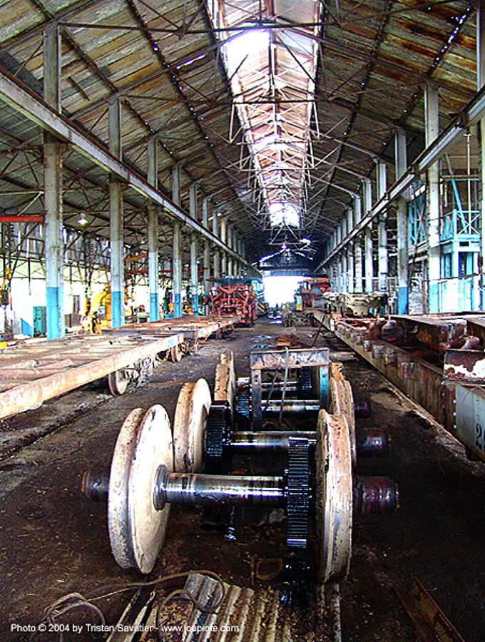 diesel-electric train engine axles, wheels