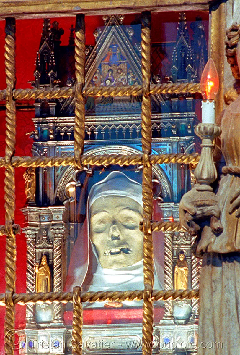 incorrupt head of saint catherine of siena, italy