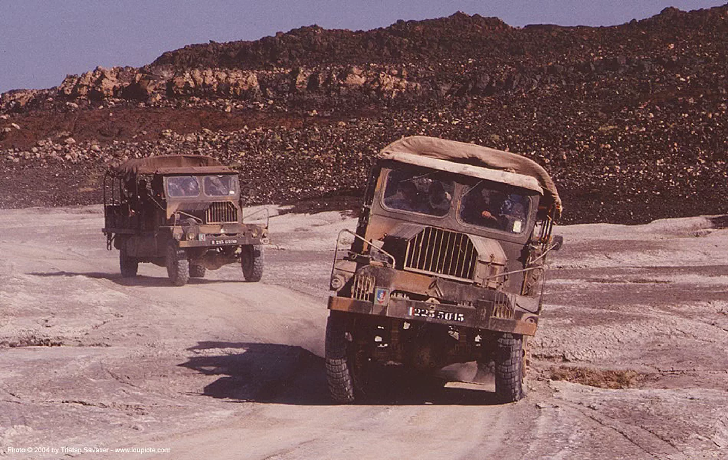 citroën 46 F 4x4 FOM, french army trucks in the desert, djibouti ...