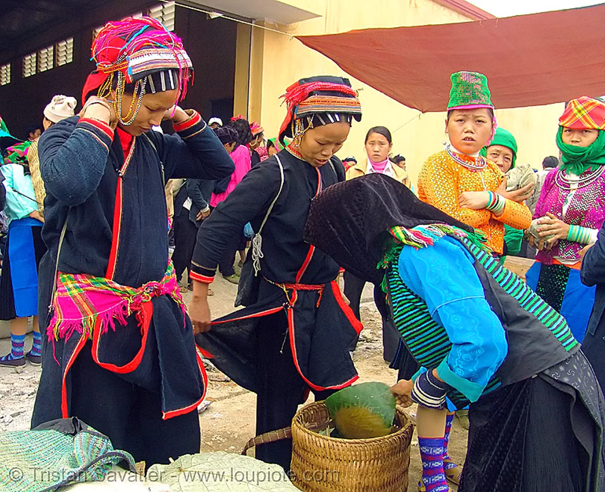 dao tribe women at the market, vietnam