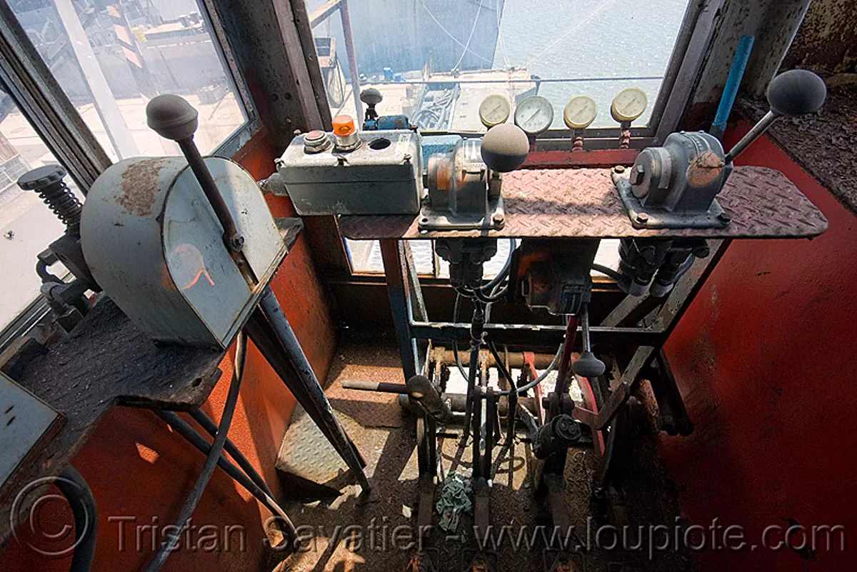 dockside crane control cabin, the whirley crane, richmond kaiser naval ...