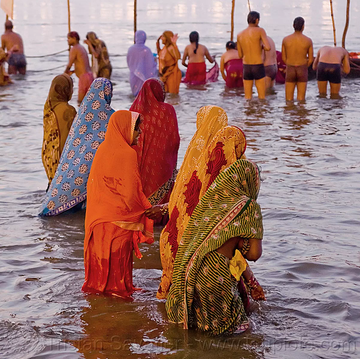 kumbh mela women bathing pictures 2022