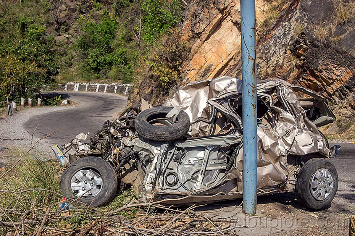 hyundai i10 crash, wrecked in fatal rollover accident, india