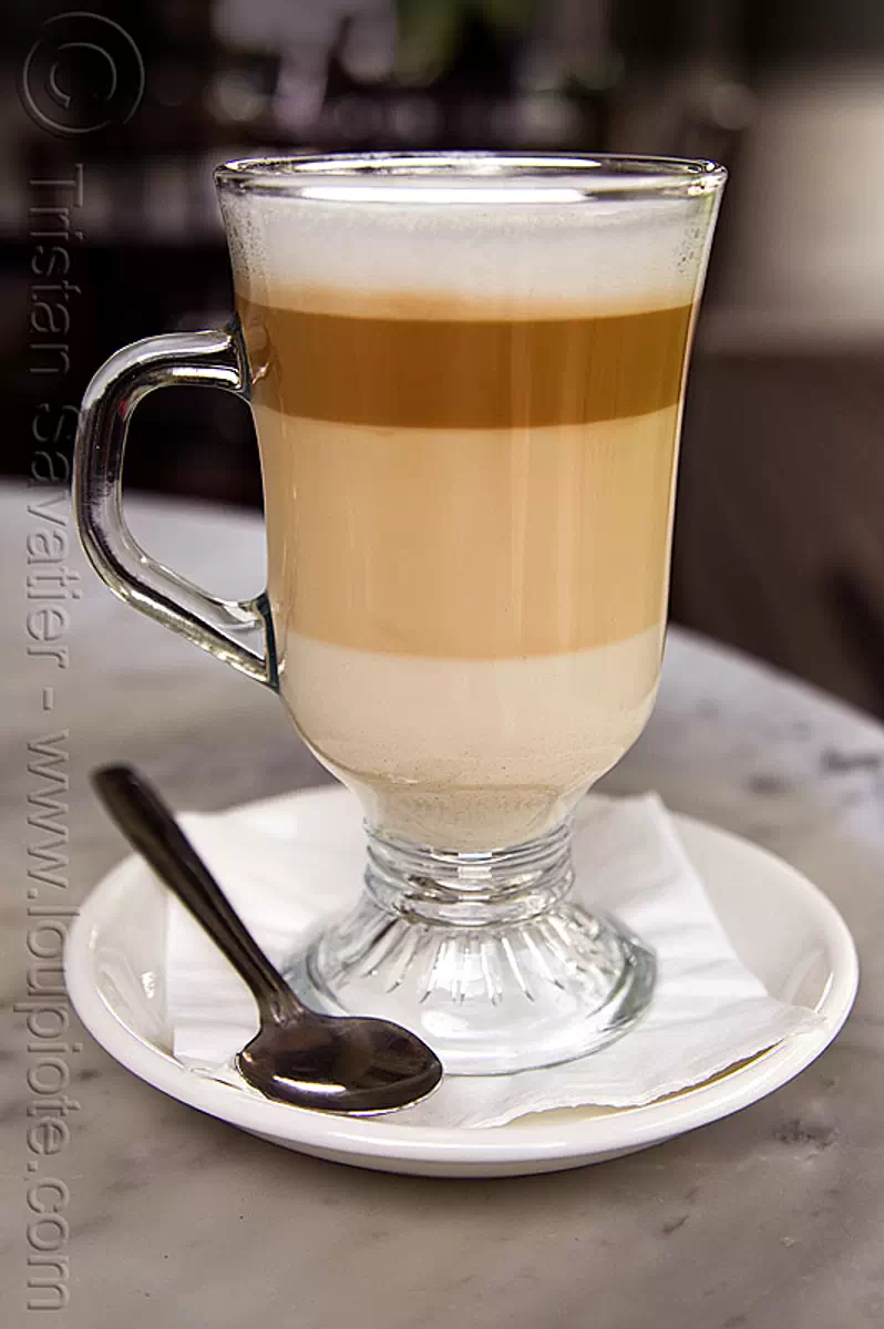 layered cafe latte