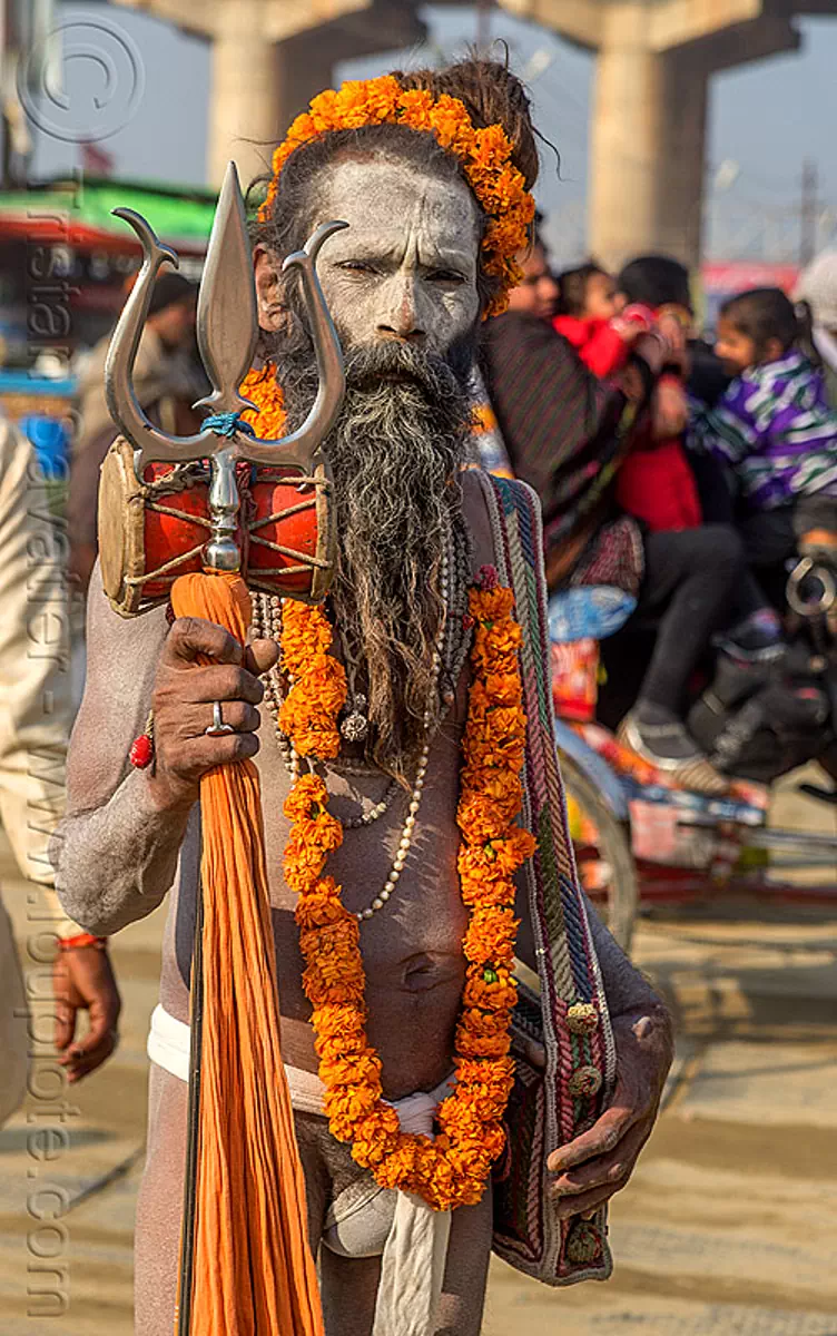 naga baba with trident, hindu, sadhu, india