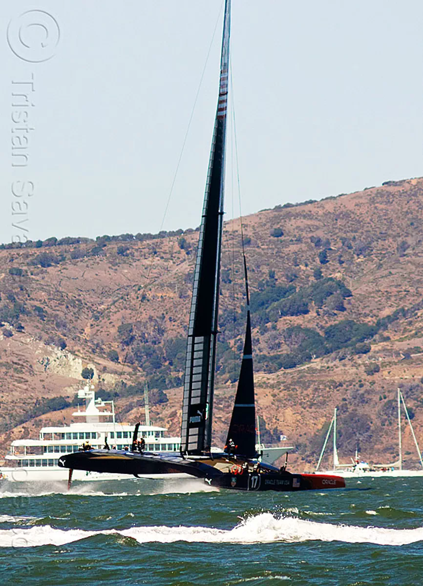 catamaran racing hydrofoil