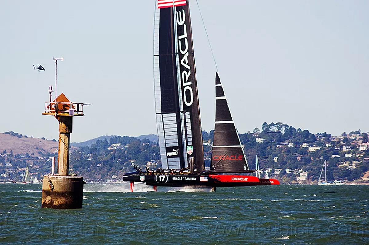 hydrofoil sailing catamaran