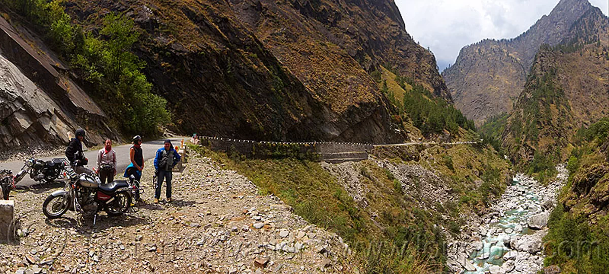 upper alaknanda valley road, india