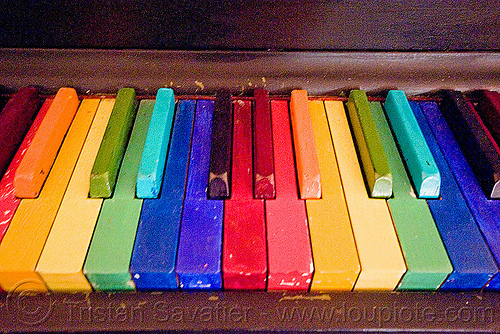 rainbow piano keyboard