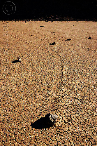 sailing stone, death valley racetrack