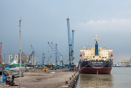 alam penting - bulk carrier, boat, dock, harbor, surabaya