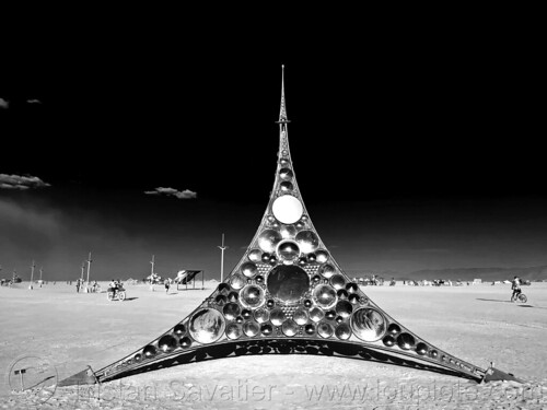 burning man - drishti - triangular steel structure with convex mirrors, art installation, chilopod, convex mirrors, kirsten berg