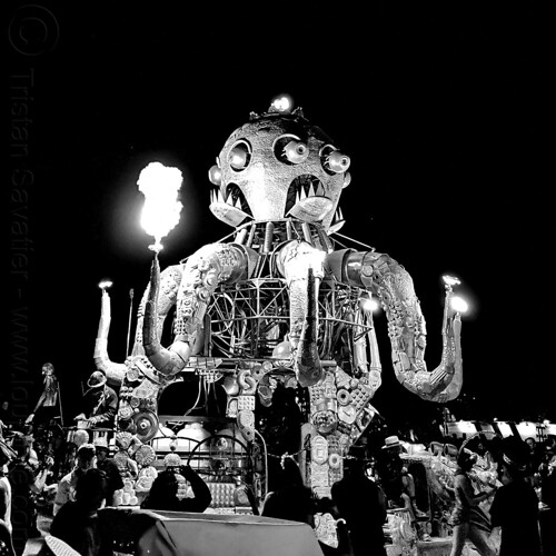 burning man - el pulpo mecanico, burning man art cars, burning man at night, crowd, el pulpo mecanico, fire, mutant vehicles, octopus art car