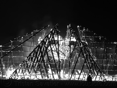 burning man - the empyrean temple burning - spire collapsing in fire, burning man at night, burning man temple, empyrean temple, fire