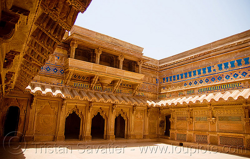 gwalior fort - interior courtyard, architecture, courtyard, fort, fortress, gwalior, inside, interior, mansingh palace, ग्वालियर क़िला