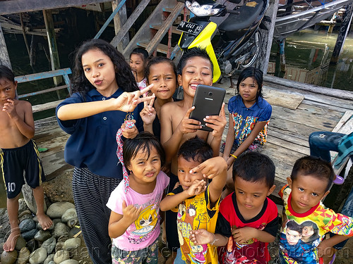 indonesian kids posing for me in kajang, boys, children, girls, kids