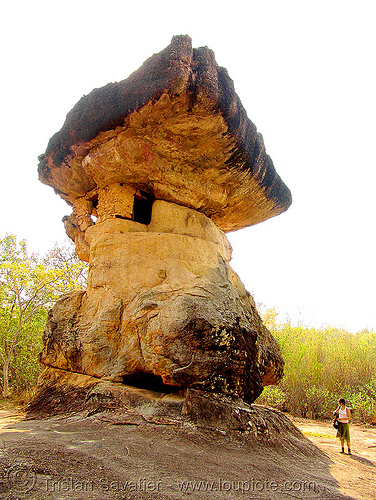 mushroom rock - ho nang usa - หอนางอุสา, balancing rock, boulder, erosion, ho nang usa, mushroom rock, rock formations, sandstone, woman, หอนางอุสา, อุทยานประวัติศาสตร์ภูพระบาท