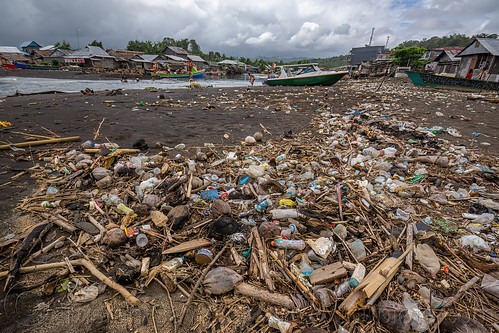 plastic trash on beach, beach, coast, environment, garbage, pantai, plastic trash, pollution, sea, single use plastic