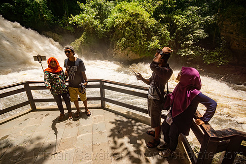 selfie spot near bantimurung waterfall, air terjun bantimurung, bantimurung waterfall
