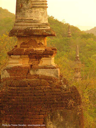 stupas - อุทยานประวัติศาสตร์ศรีสัชนาลัย - si satchanalai chaliang historical park, near sukhothai - thailand, jungle, ruins, stupa, temple, อุทยานประวัติศาสตร์ศรีสัชนาลัย