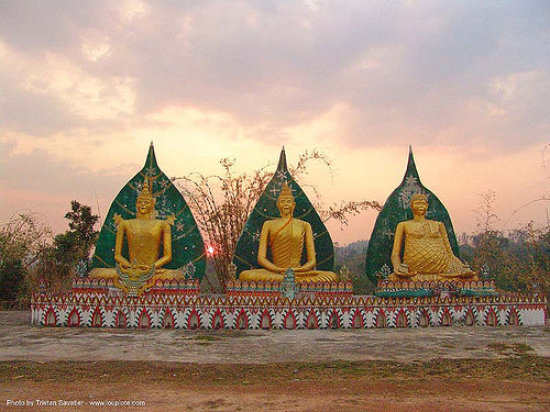พระพุทธรูป - wat somdet - three golden buddha statues - สังขละบุรี - sangklaburi - thailand, buddha image, buddha statue, buddhism, buddhist temple, cross-legged, golden color, sangklaburi, sculpture, wat somdet, พระพุทธรูป, สังขละบุรี