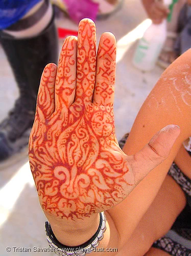 How similar does a henna tattoo look to a normal tattoo? - Quora