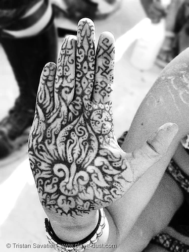 30+ Simple Back Hand Mehndi Designs for Various Occasions